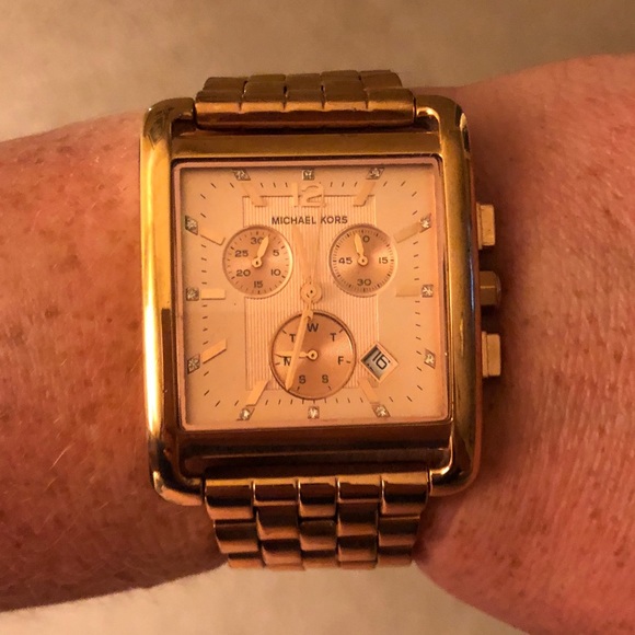 Michael Kors Rose Gold Square watch - Picture 1 of 2